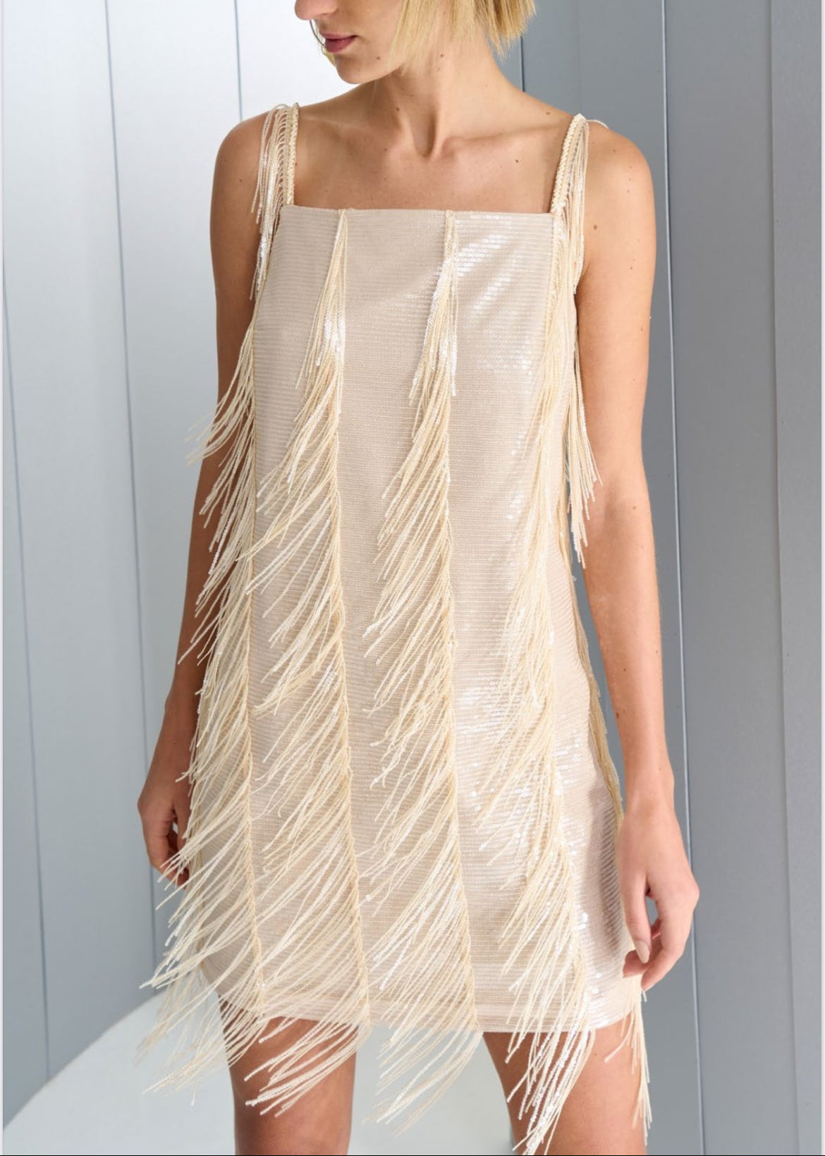 Vestido corto flecos