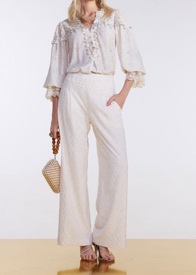 Conjunto pantalón y camisa encaje