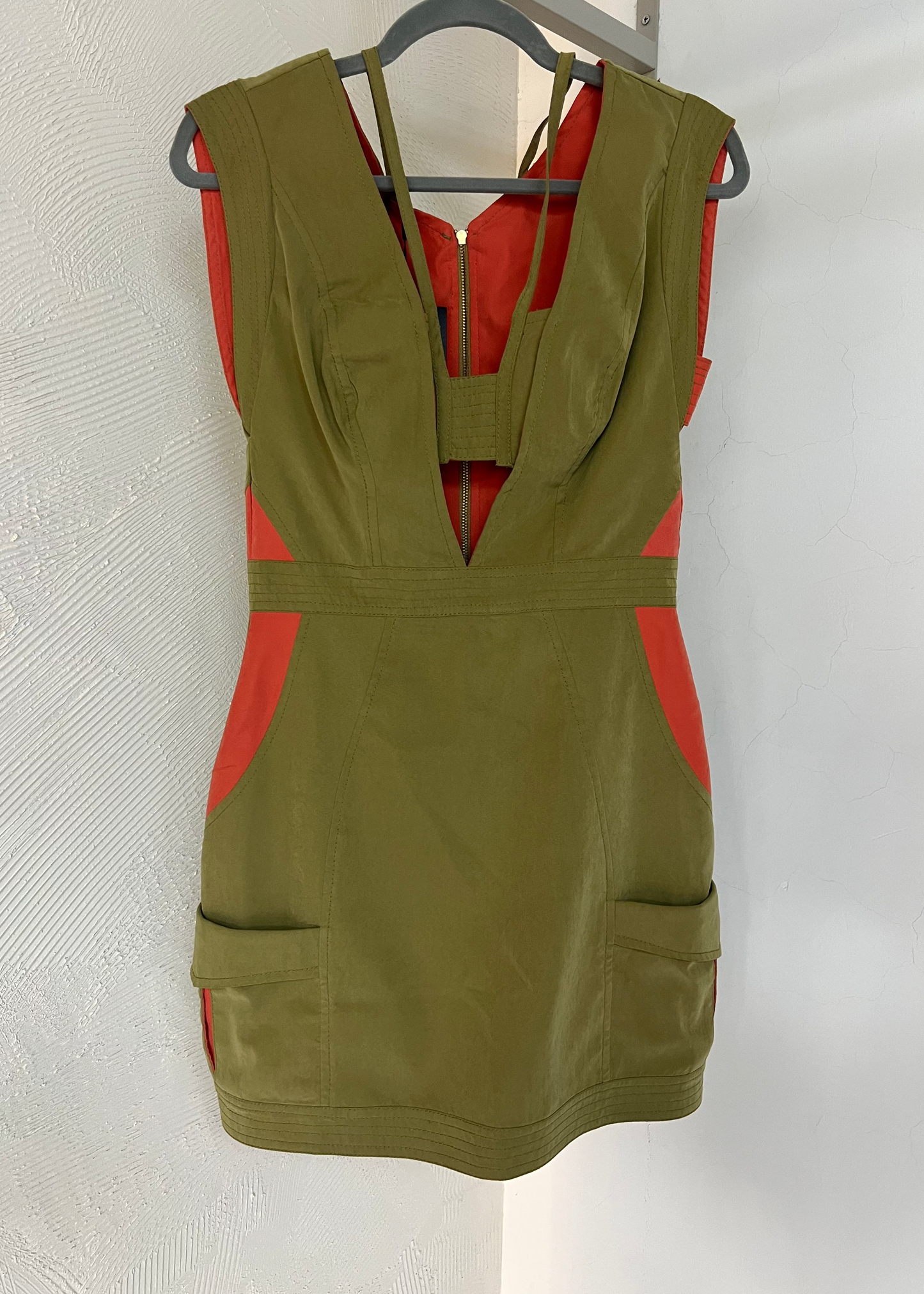 Vestido corto cutout