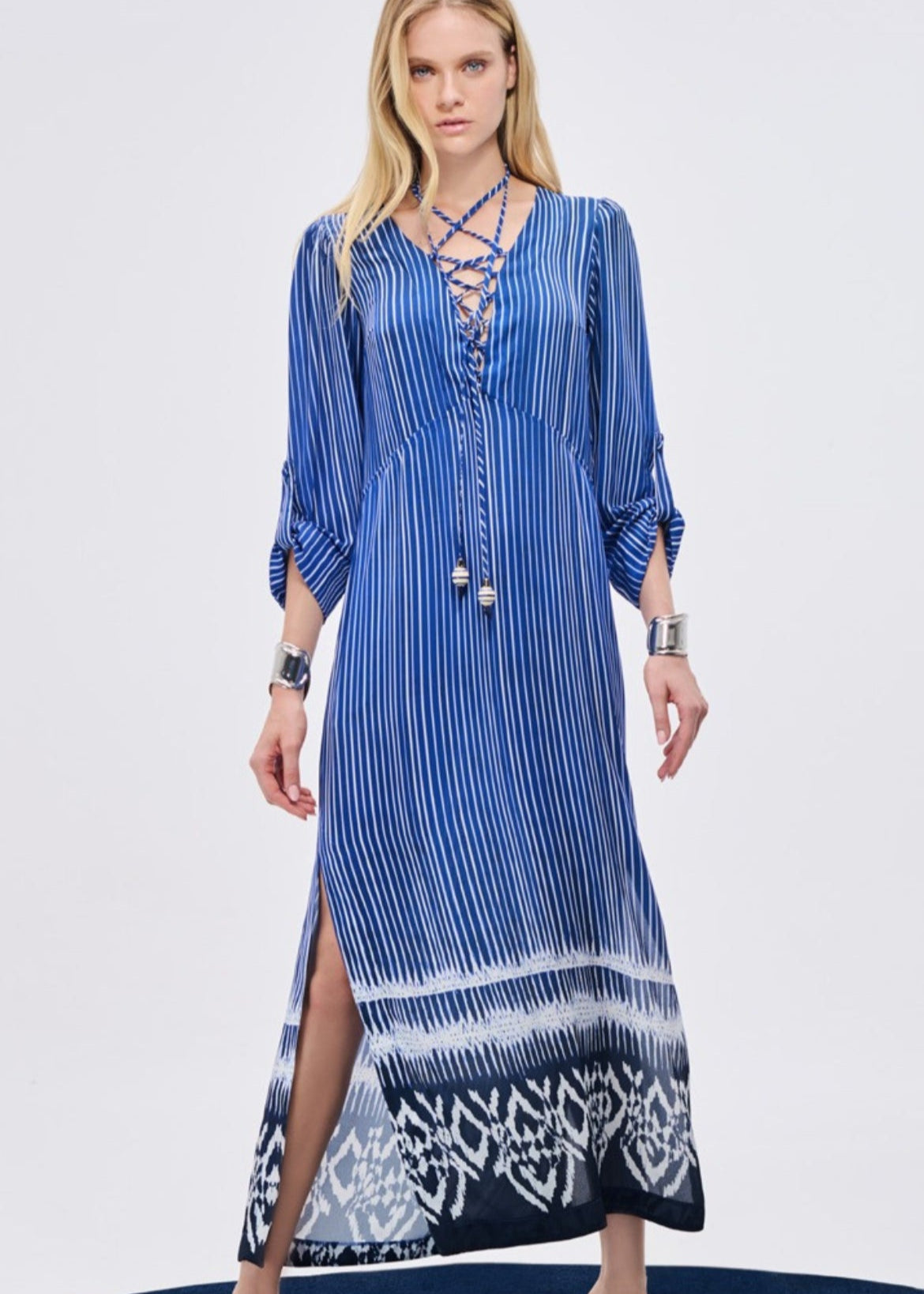 Vestido azul con negro