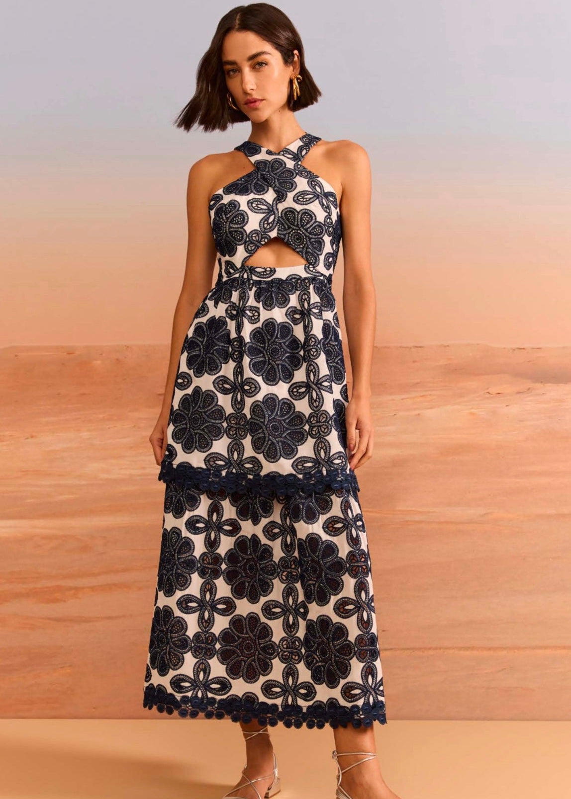 Vestido mandalas halter cutout