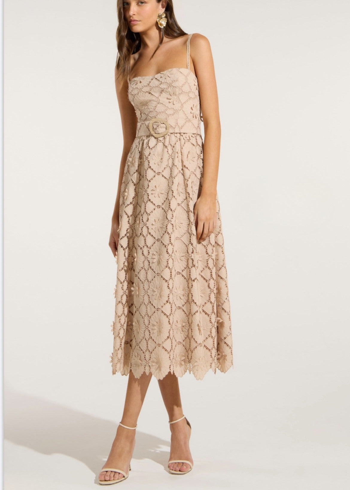 Vestido midi encaje con cinturón