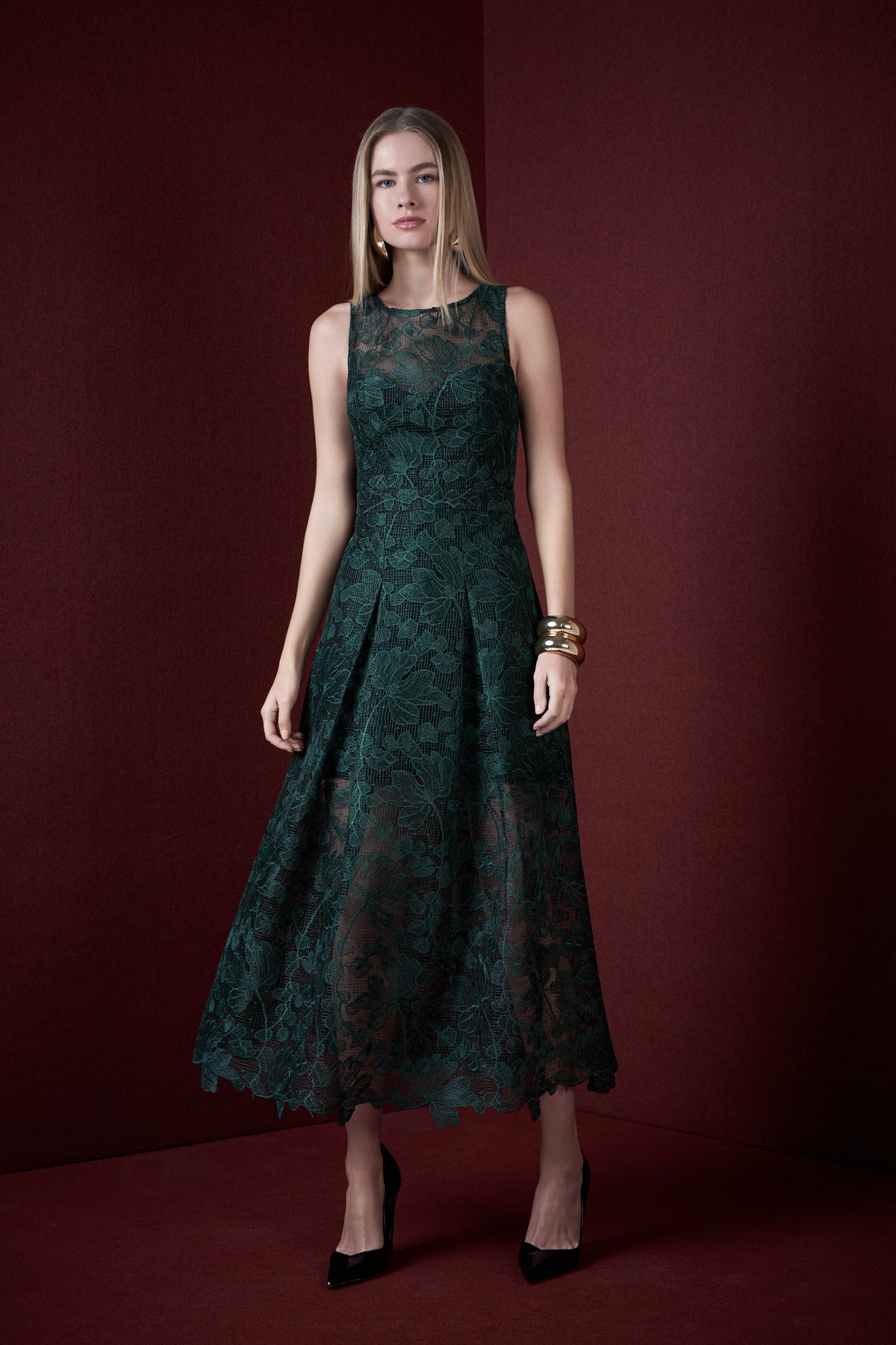 Vestido encaje midi con cinturón