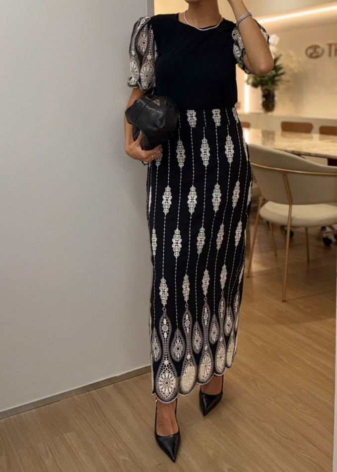 Conjunto falda midi encaje y camisa mangas