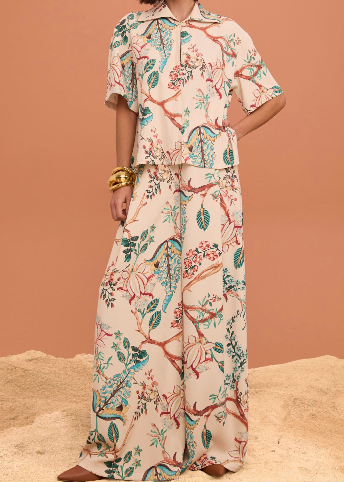 Conjunto camisa manga corta y pantalón estampado