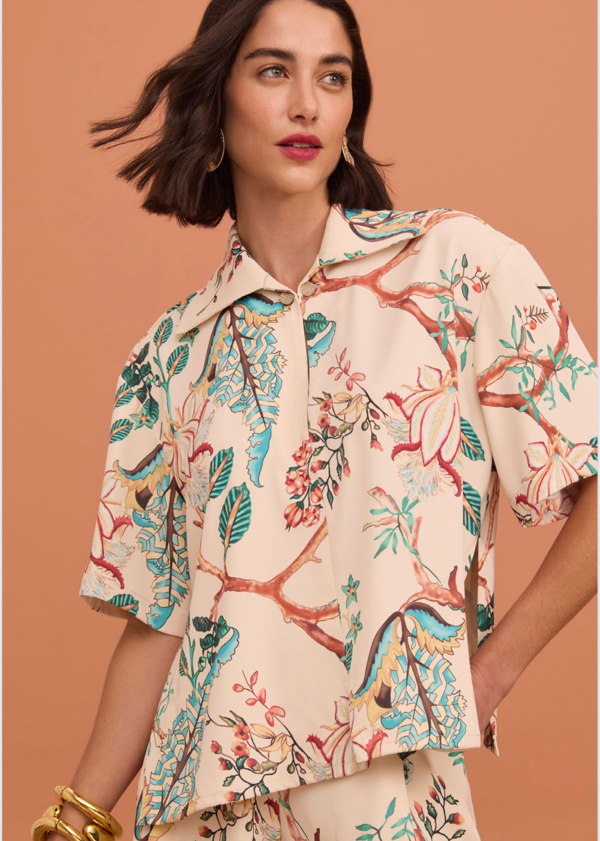 Conjunto camisa manga corta y pantalón estampado