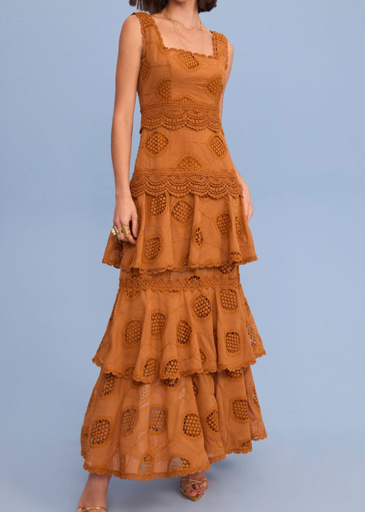 Vestido encaje falda capas volante