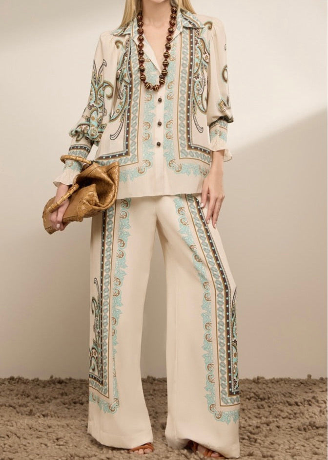 Conjunto camisa y pantalón suelto bacterias