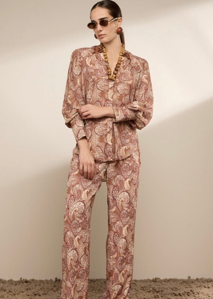 Conjunto camisa y pantalon bacterias