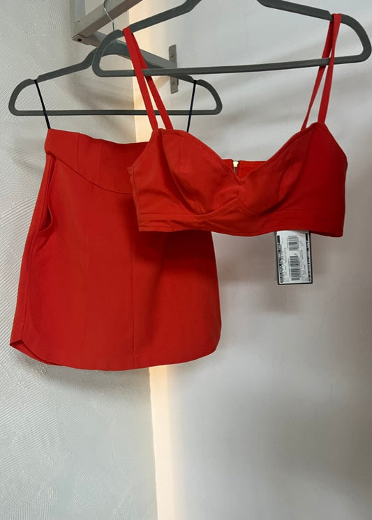 Conjunto crop top y falda