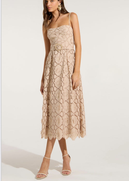 Vestido midi encaje con cinturón