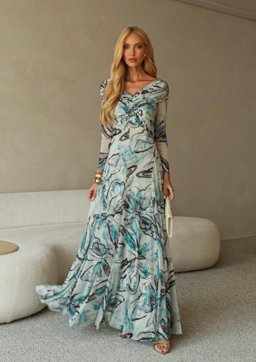 Vestido largo cuello V estampado