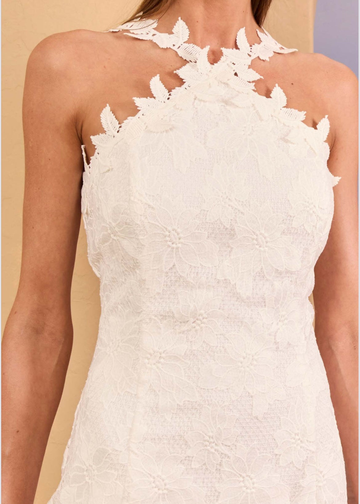Vestido encaje flores halter