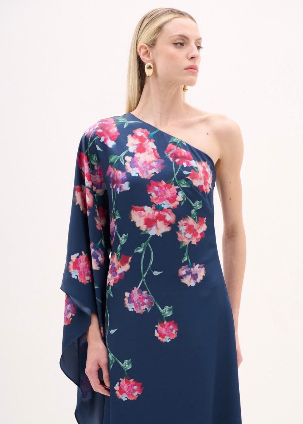 Vestido fluido una manga estampado